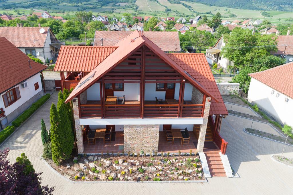 Magita Hotel Basko 외부 사진