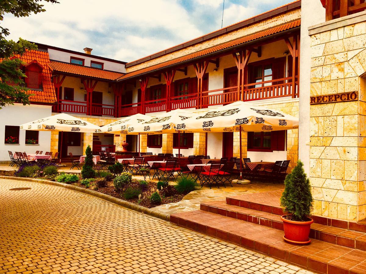 Magita Hotel Basko 외부 사진